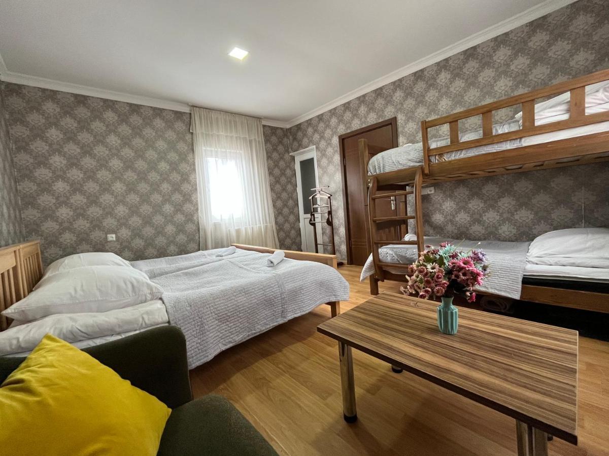Hillside Guesthouse 보르조미 외부 사진