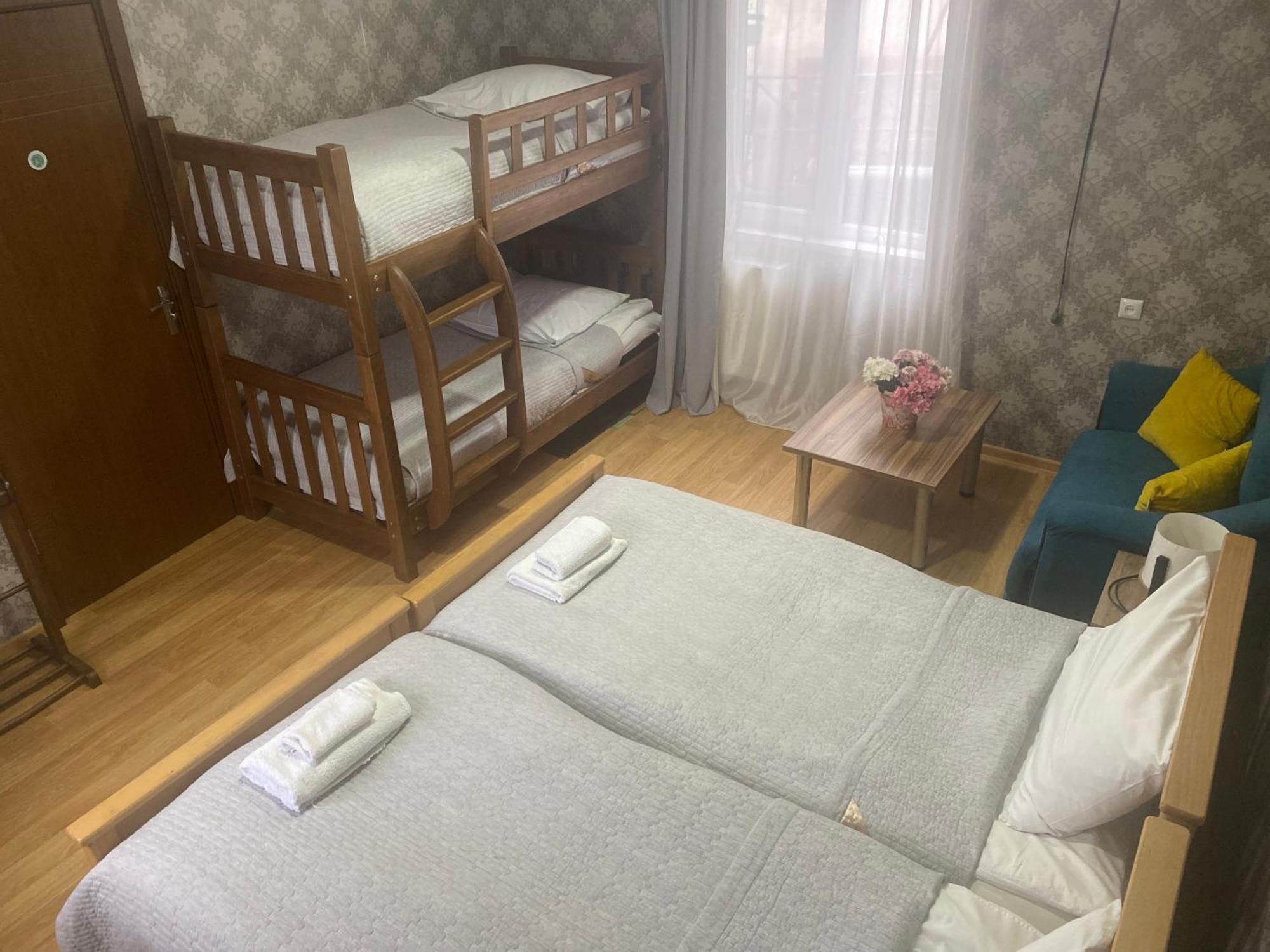 Hillside Guesthouse 보르조미 외부 사진