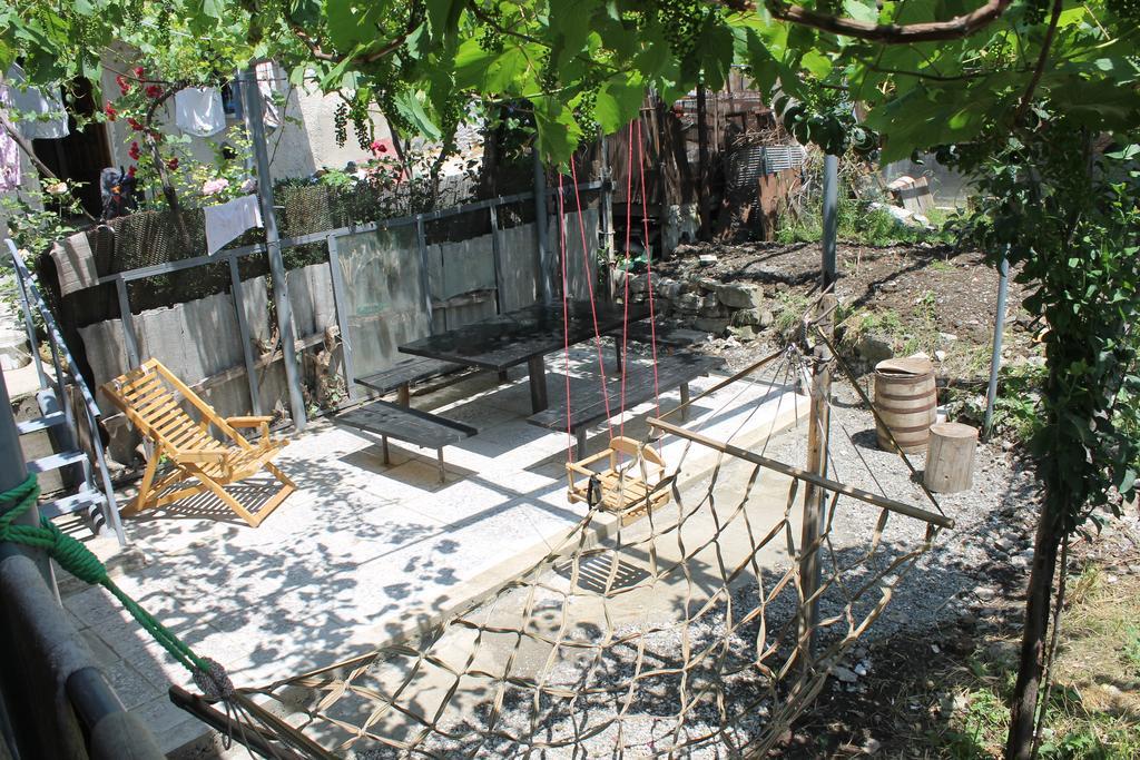 Hillside Guesthouse 보르조미 외부 사진